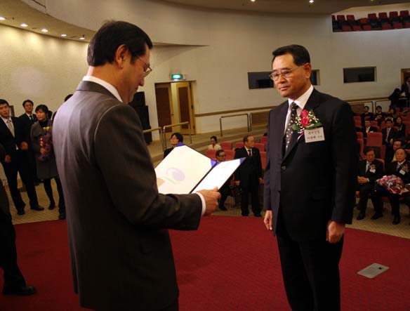 롯데건설 이창배 사장, 대한민국 대표아파트 경영인 대상 수상 섬네일 이미지
